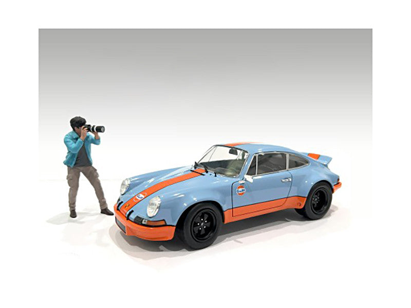 "Photographers" Figure #1 for 1/18 Scale Models by American Diorama