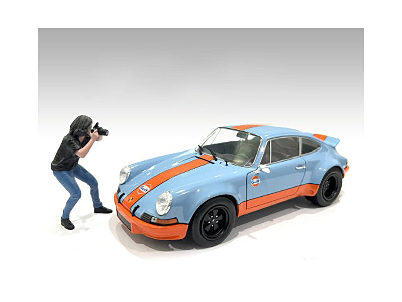 "Photographers" Figure #4 for 1/18 Scale Models by American Diorama