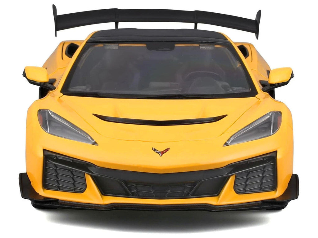 Chevrolet Corvette ZR1 Coupe Yellow with Carbon Top "Special Edition" Series 1/18 Diecast Model Car by Maisto