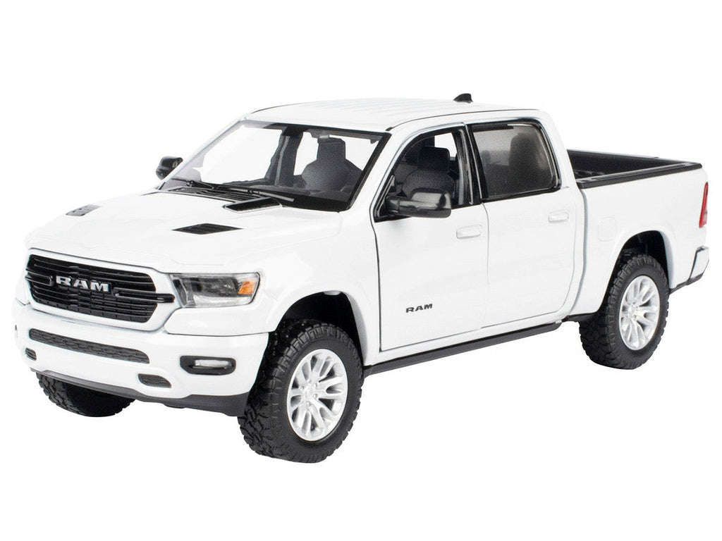 2019 RAM 1500 Laramie Crew Cab Pickup Truck White "Timeless Legends" Series 1/24 Diecast Model Car by Motormax