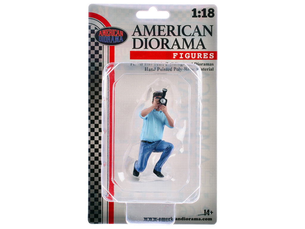 "Photographers" Figure #3 for 1/18 Scale Models by American Diorama