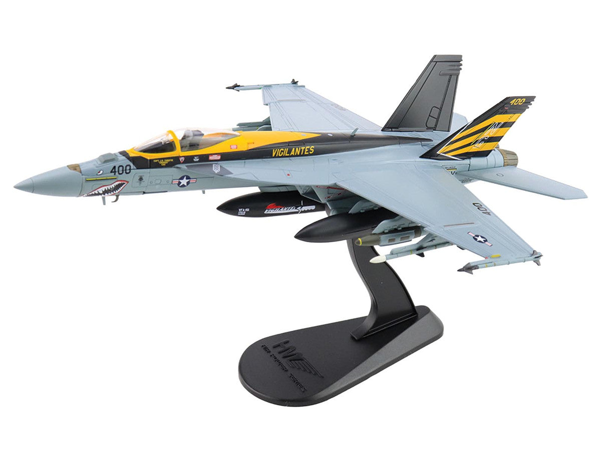Boeing F/A-18E Super Hornet Fighter Aircraft "166828 VFA-151 Vigilantes USS Lincoln" (2021) United States Navy "Air Power Series" 1/72 Diecast Model by Hobby Master