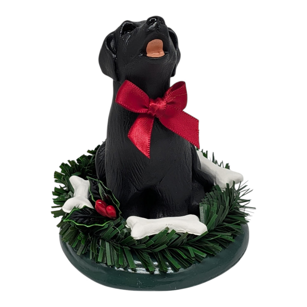 Byers' Choice Dogs - Black Labrador in Wreath