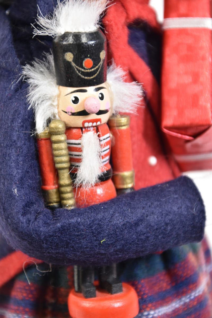 Nutcracker Family Woman By Byers Choice