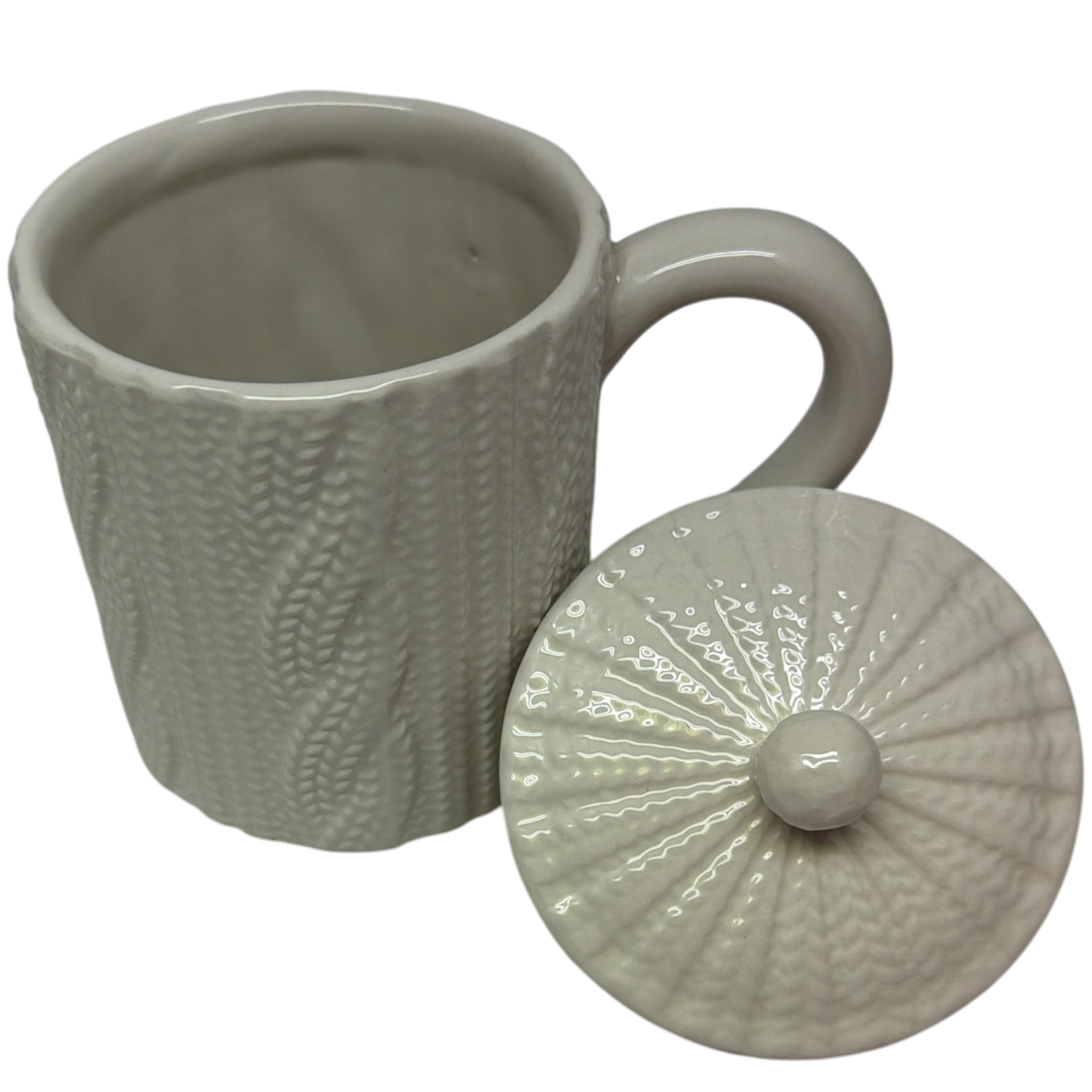 White Knit-Look Mug With Lid