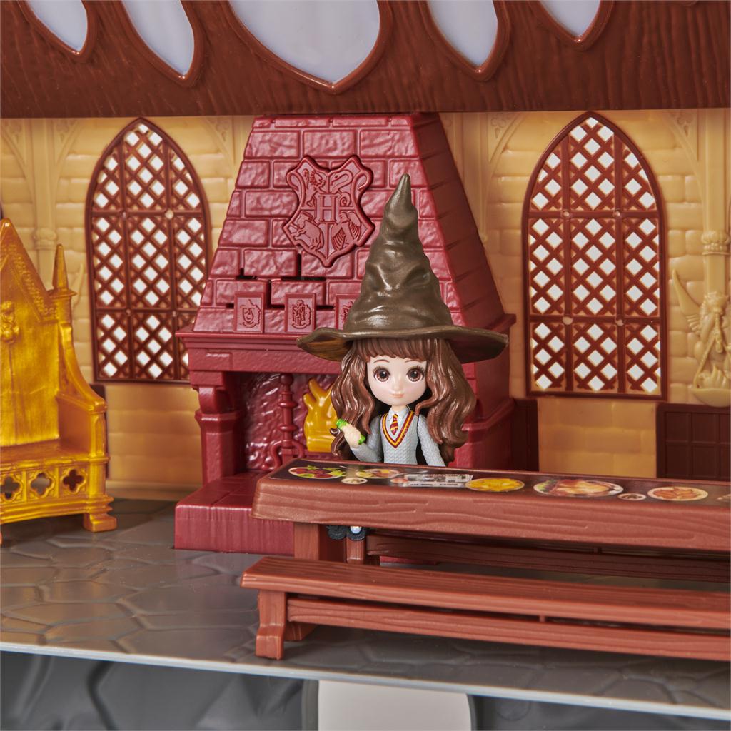 Wizarding World Hogwarts Castle
